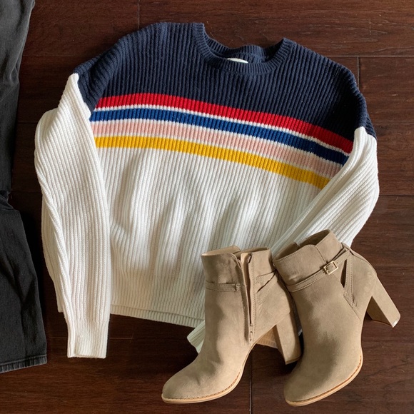🦄 4/$40 Basic Hollister Knit Striped Sweater - Picture 2 of 5